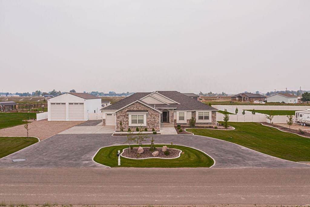 10898 Cumberland - Photo 1