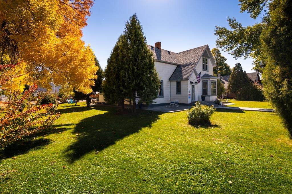 320 Main - Photo 1