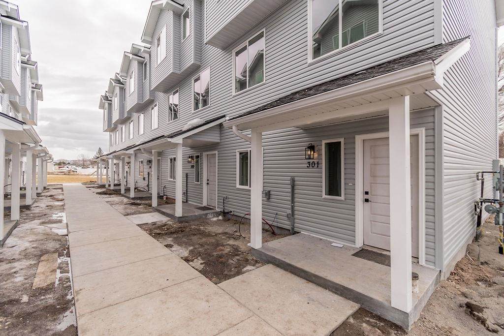 676 Court Street - Photo 1