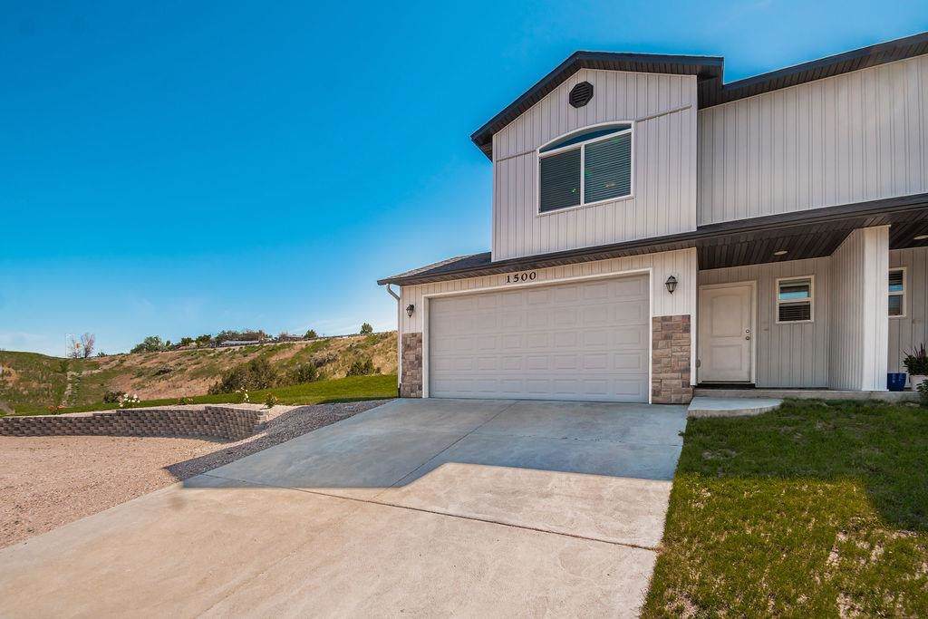 1500 Chloe Lane - Photo 1