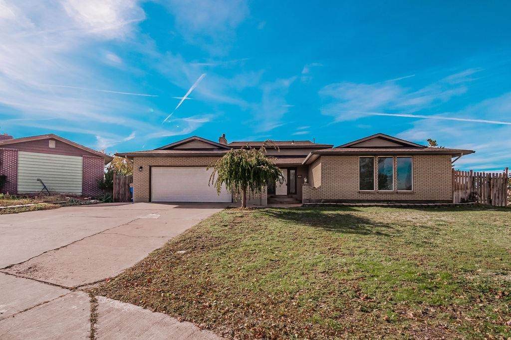 855 Renee - Photo 1
