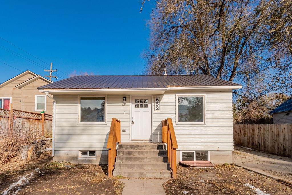 652 Johnson - Photo 1