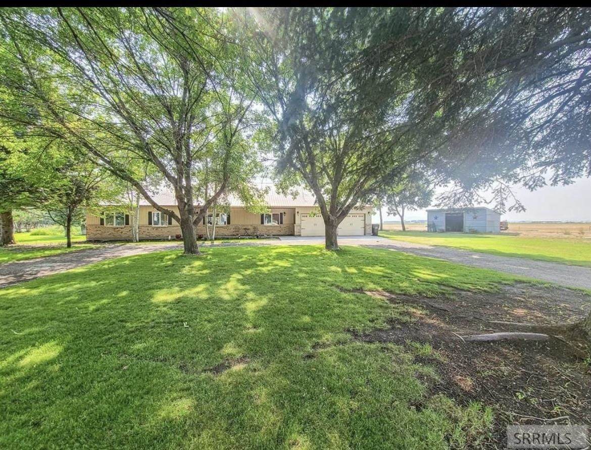 4243 49th S - Photo 1