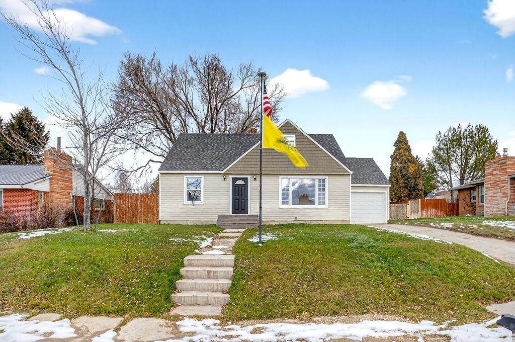 249 2nd St N - Photo 1