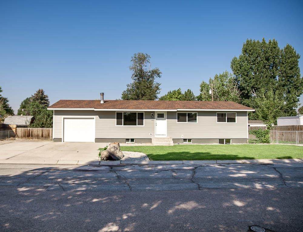 4863 Easy St - Photo 1