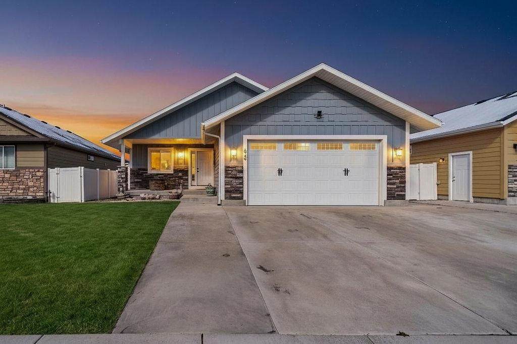 628 Double Eagle Dr - Photo 1