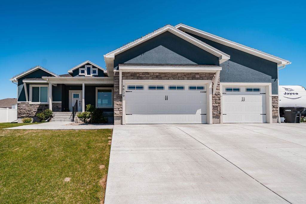 4839 Luxor Dr - Photo 1