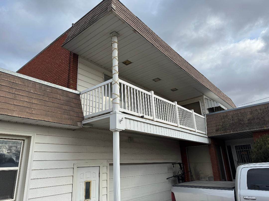 221 Main St - Photo 1