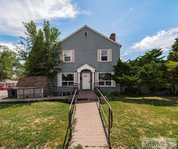 653 4th Ave - Photo 1