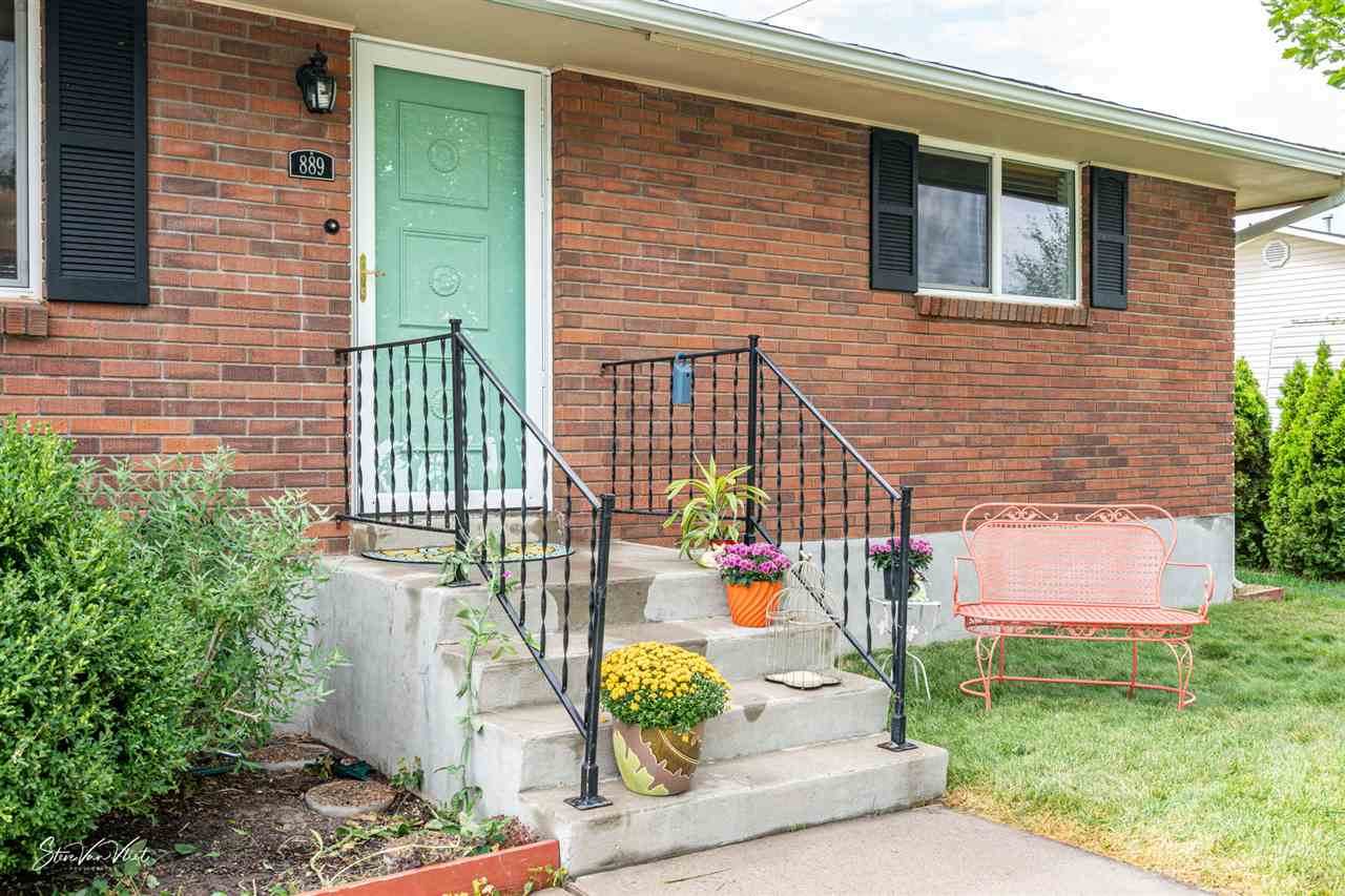889 Sawtooth - Photo 1