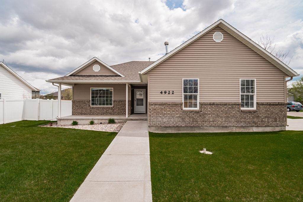 4922 Rose St - Photo 1
