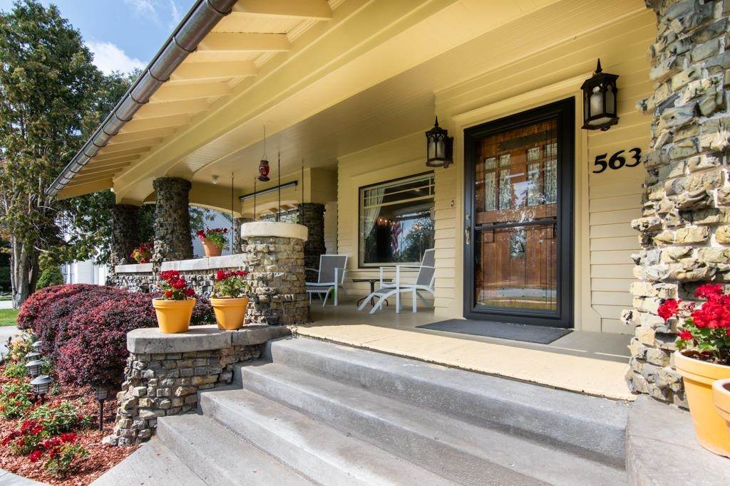 563 Shilling Ave - Photo 1