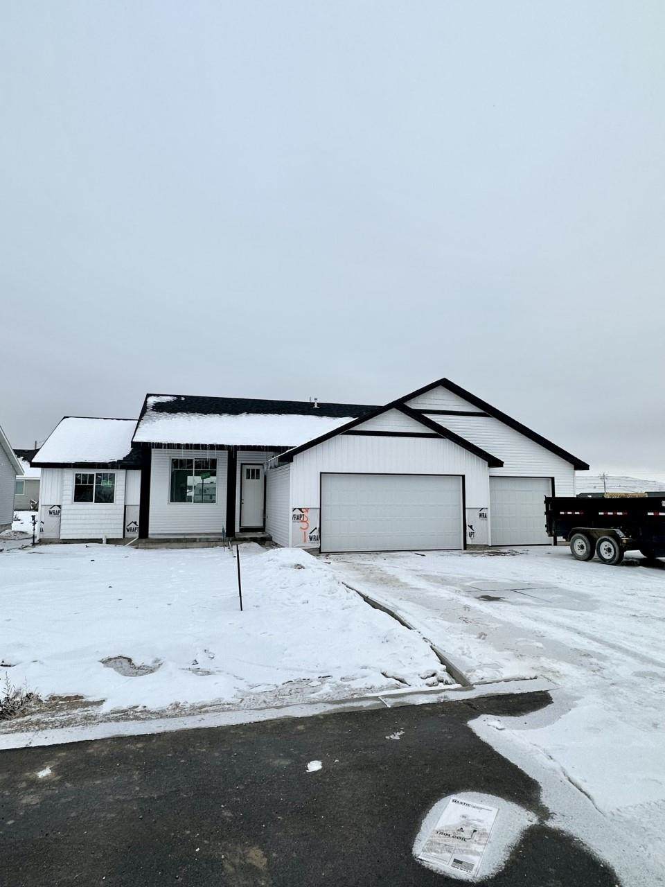 1231 Angela St - Photo 1