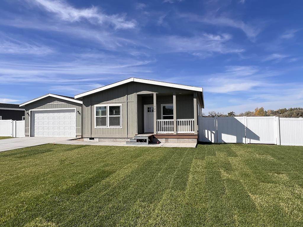 925 Cottage Lane - Photo 1
