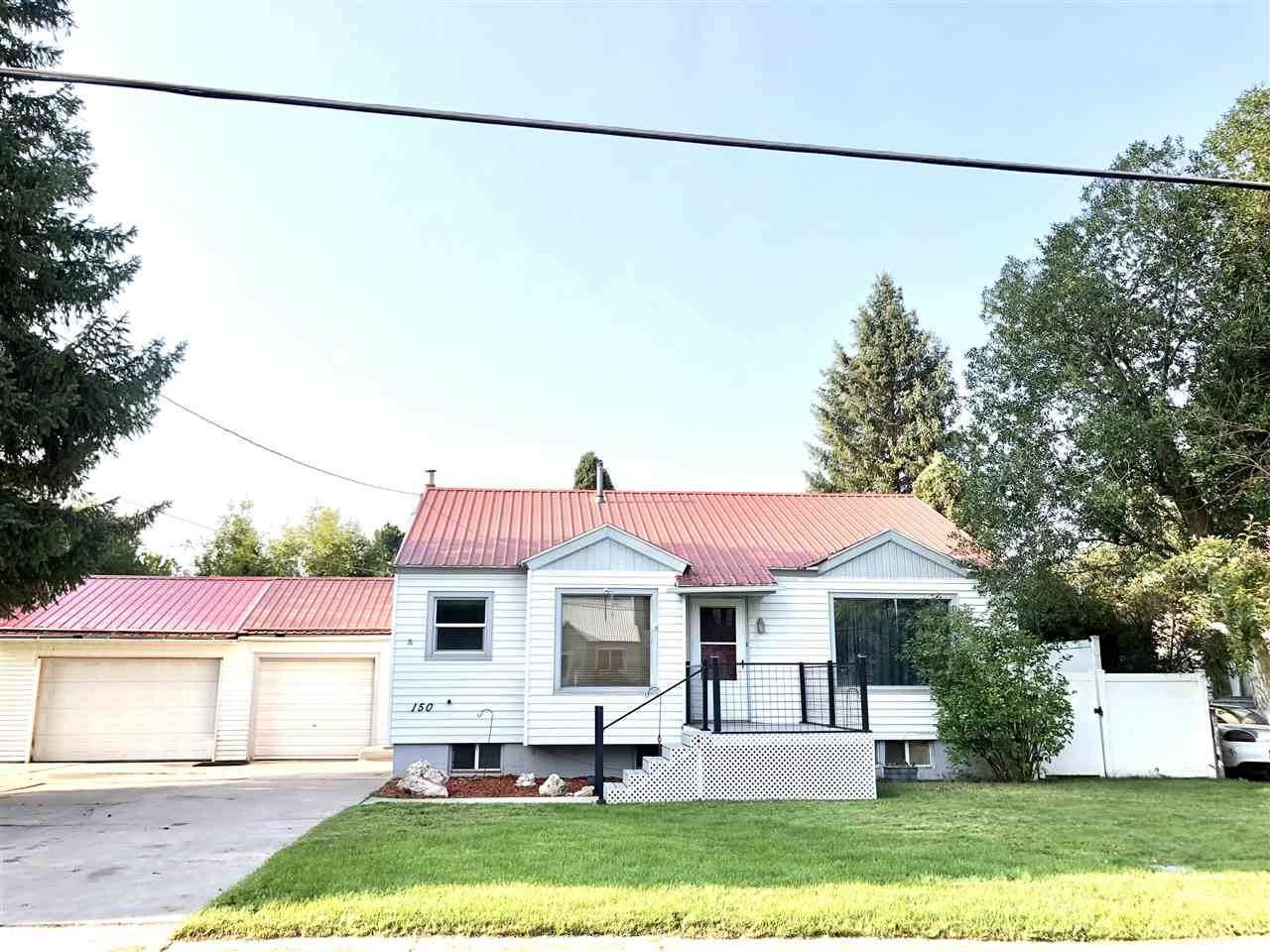 150 3rd S - Photo 1