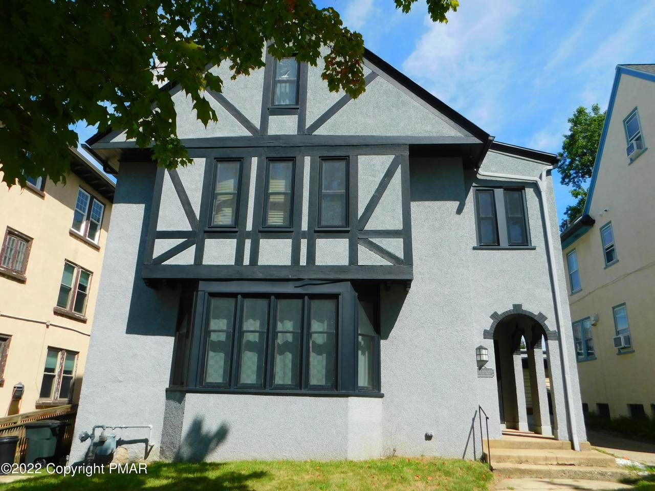 811 Olive St - Photo 1