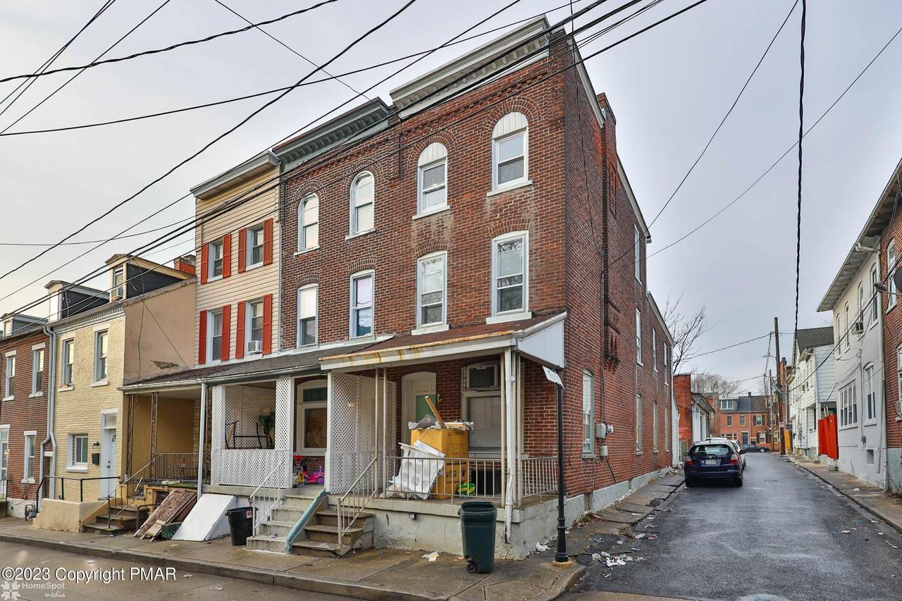 424 Hall Street - Photo 1