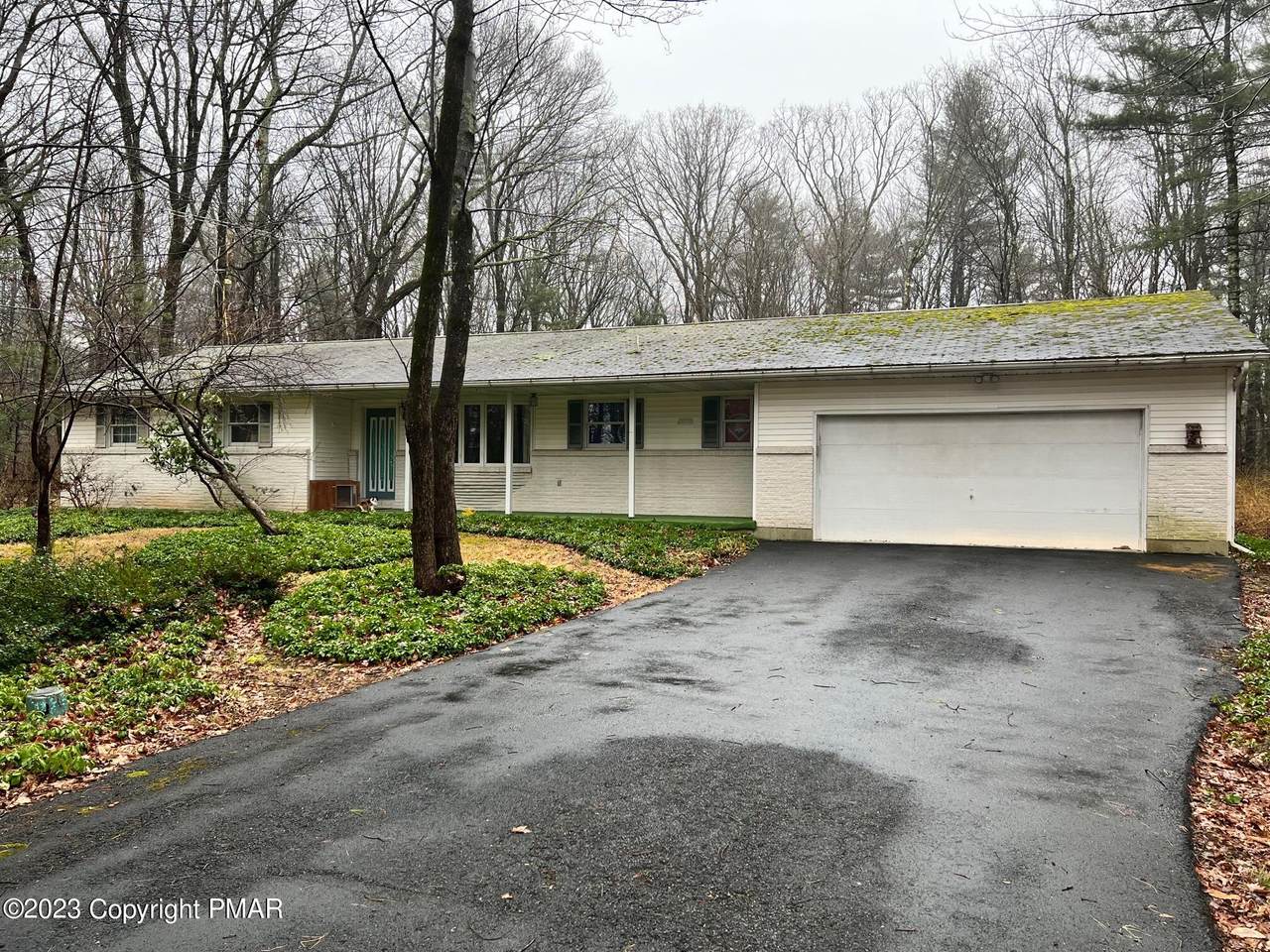 124 Rena Dr - Photo 1