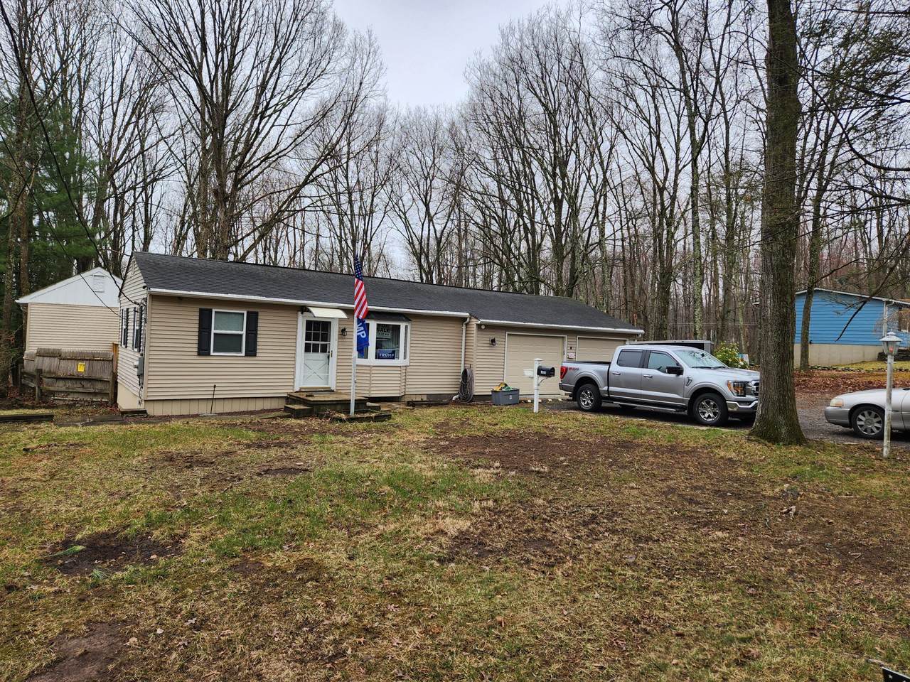 9081 Sherwood Drive - Photo 1