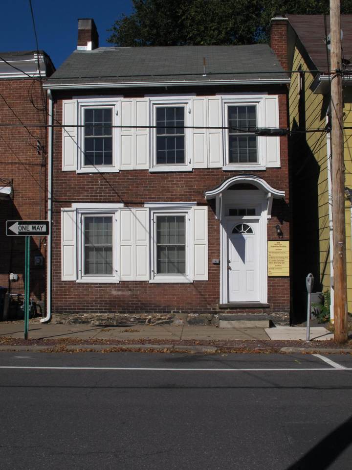 814 Monroe Street - Photo 1