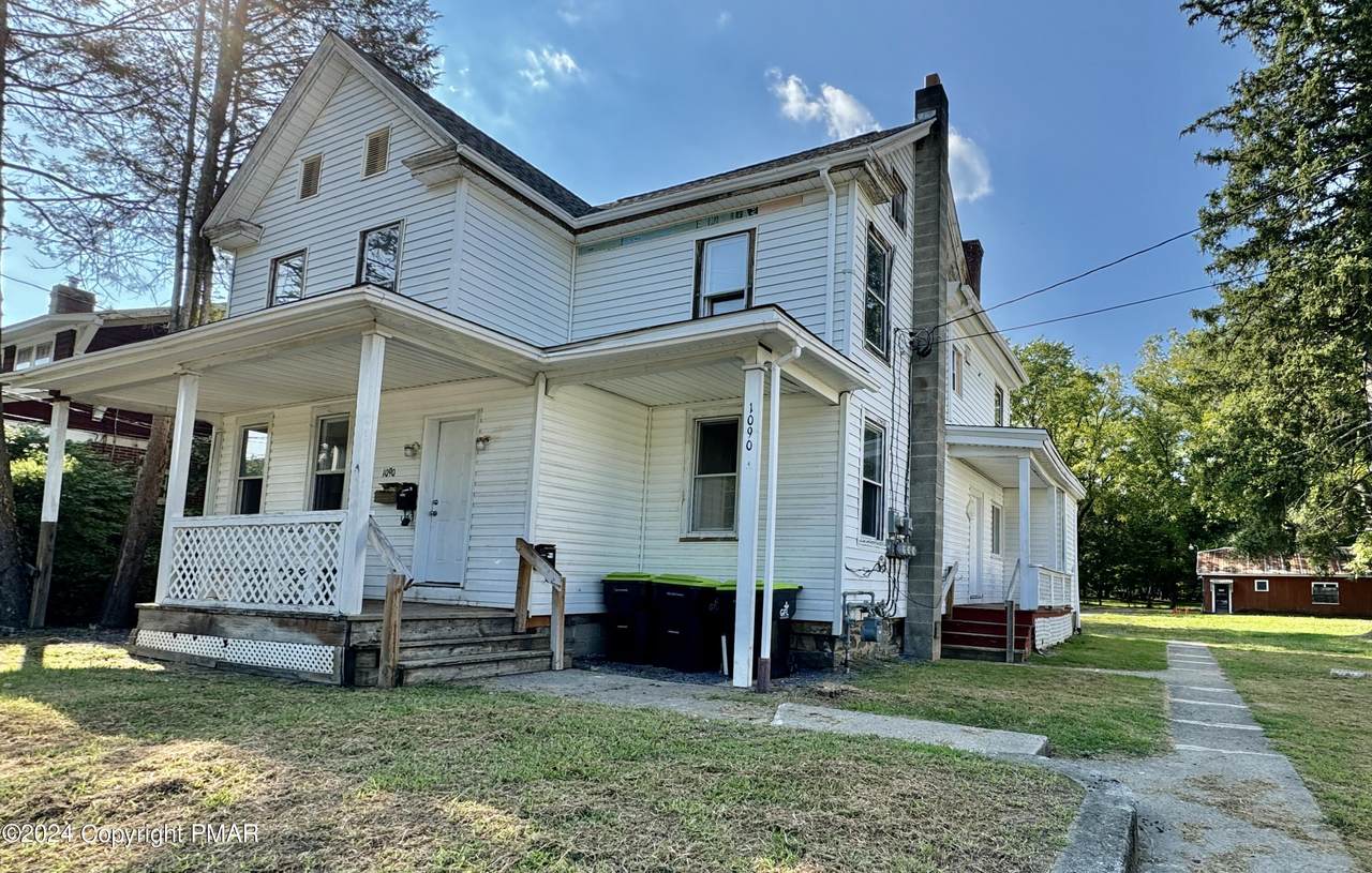 1090 Dreher Avenue - Photo 1