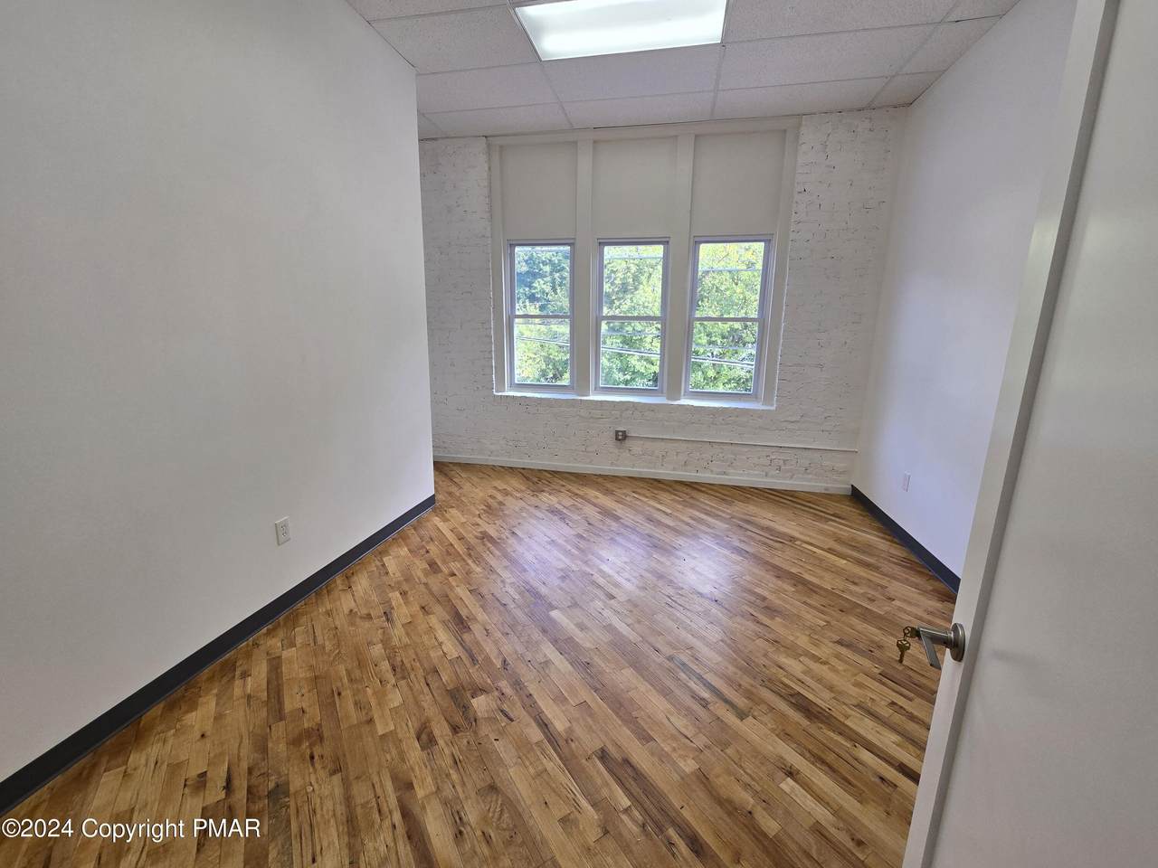 110 Pennsylvania Ave, 202 - Photo 1