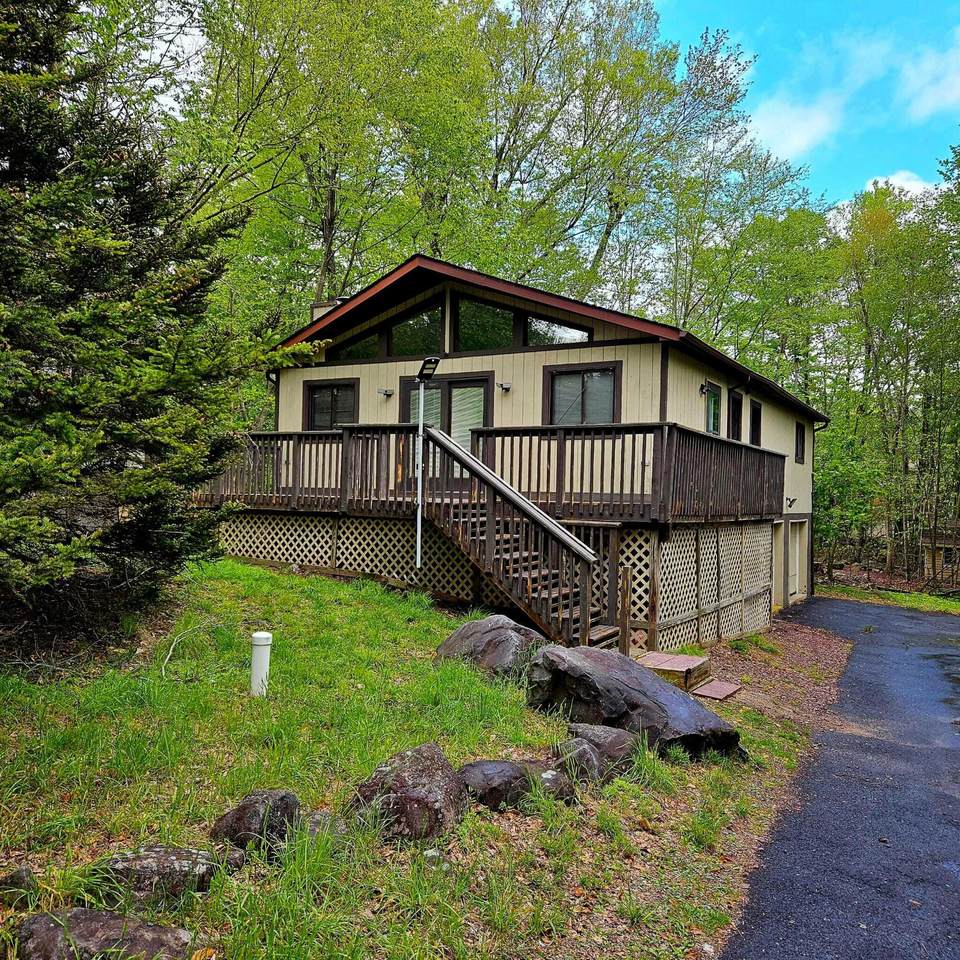 7032 Vista Drive - Photo 1