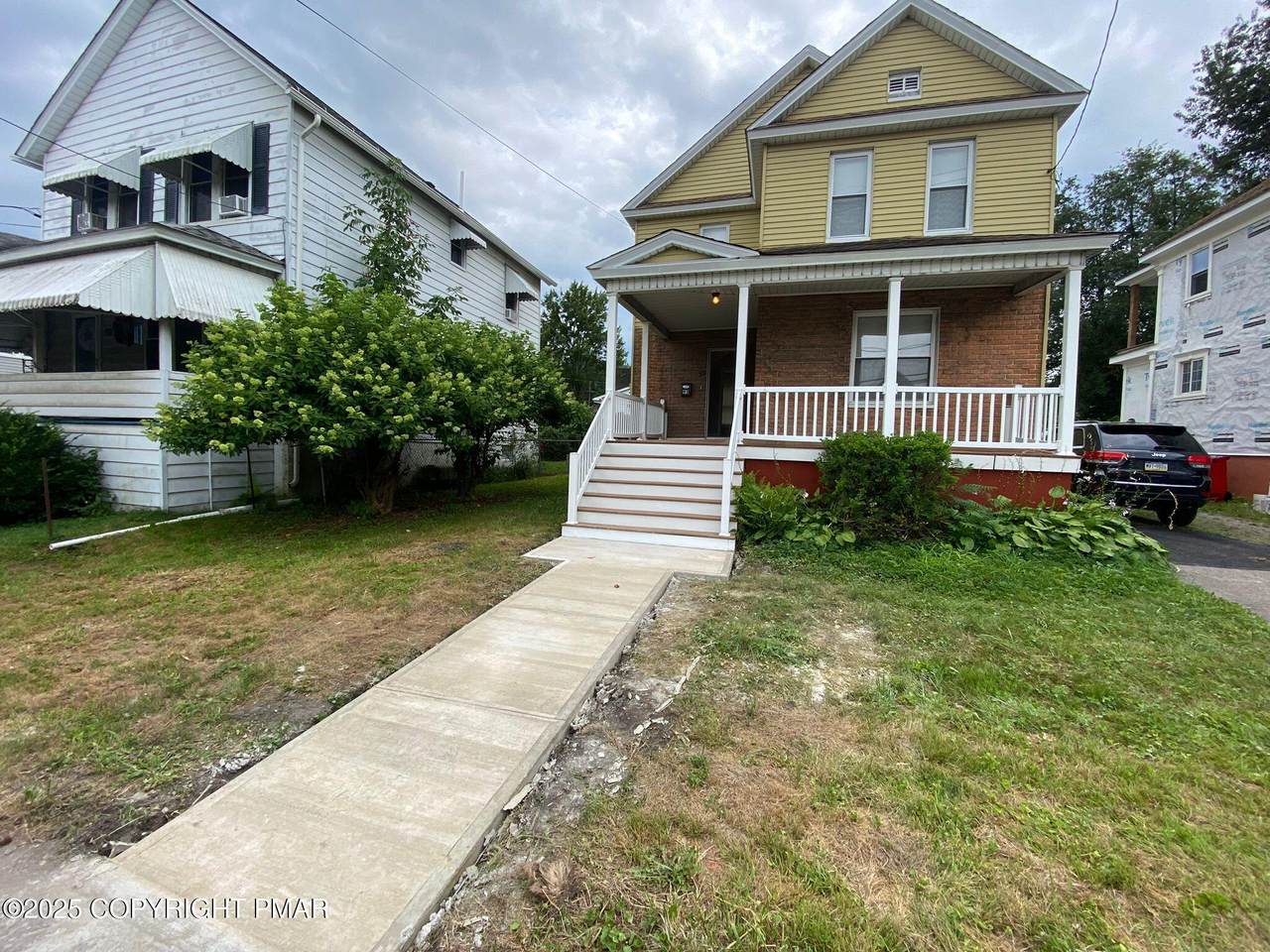 93 Fallbrook Street - Photo 1