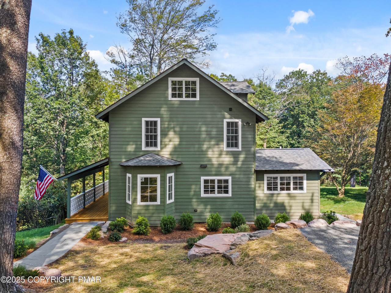 136 Falls Drive - Photo 1