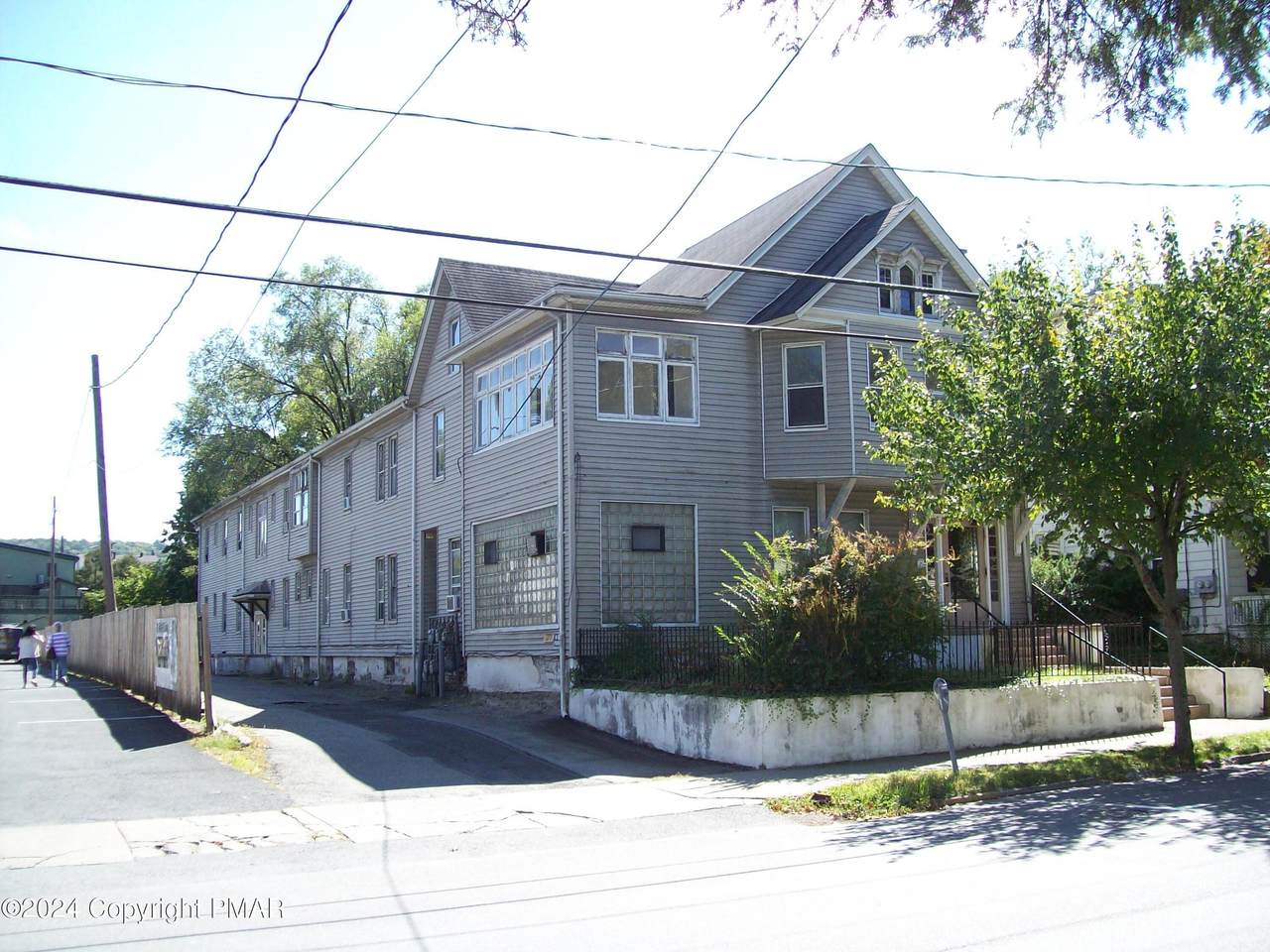 519 Sarah Street - Photo 1