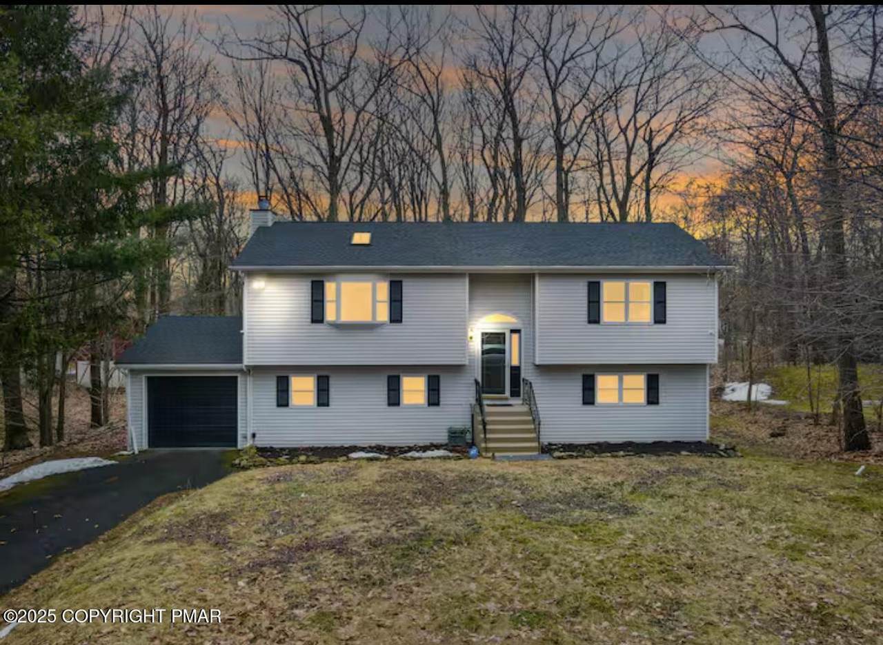 1579 Belgravia Drive - Photo 1