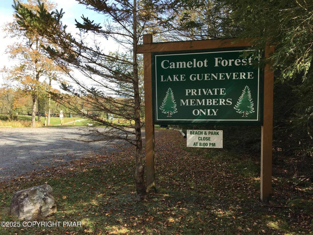 201 Sir Jeoffrey Court - Photo 1