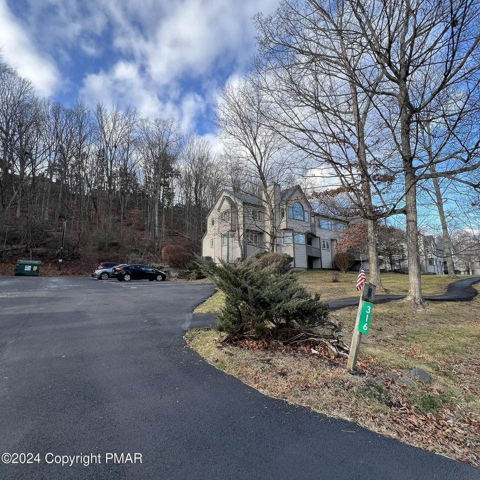 316 Hollow Road - Photo 1