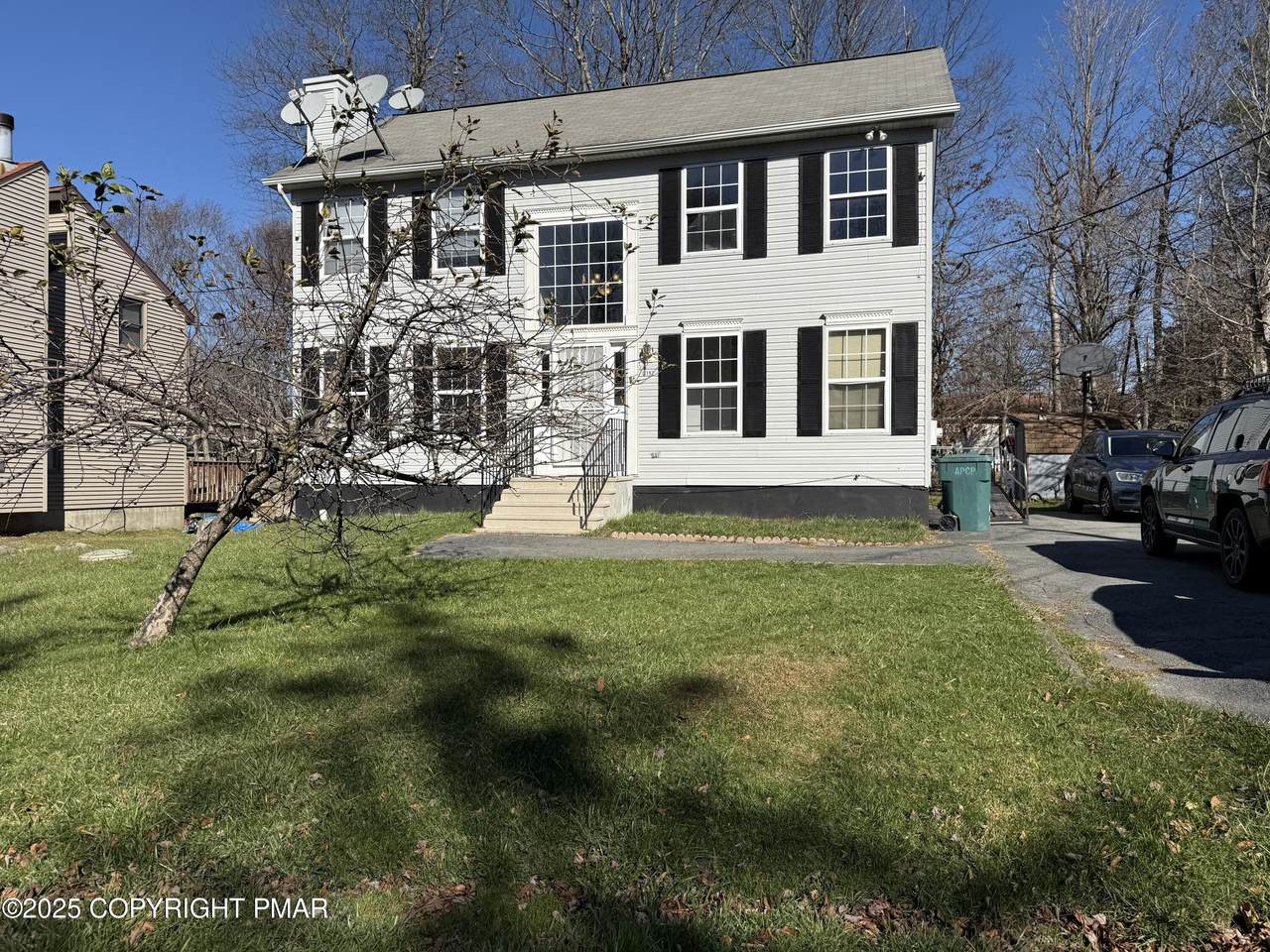 9043 Idlewild Drive - Photo 1