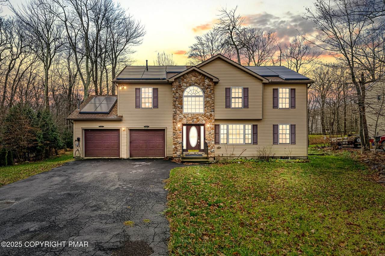 2127 Warwick Circle - Photo 1