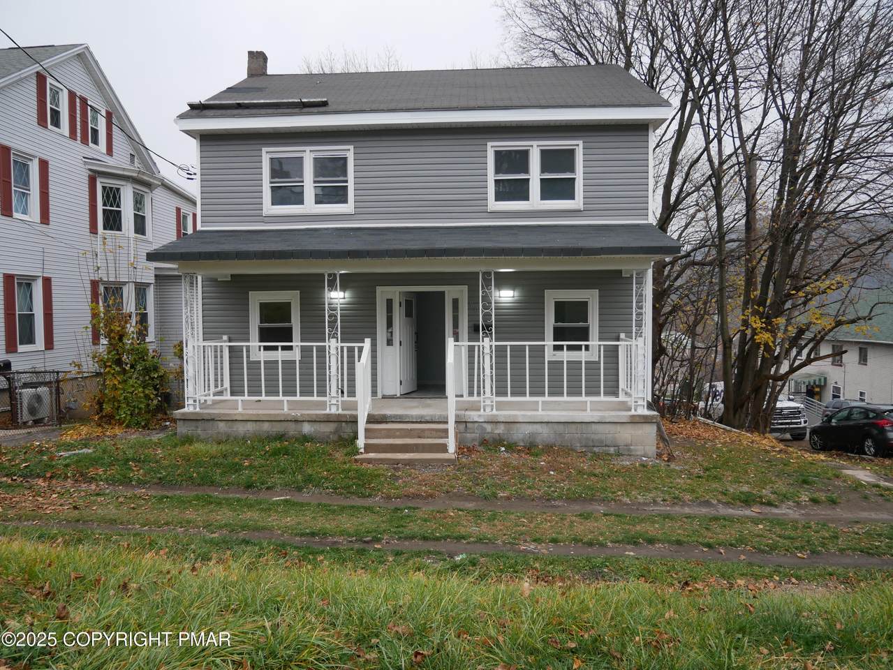 903 Spruce St - Photo 1