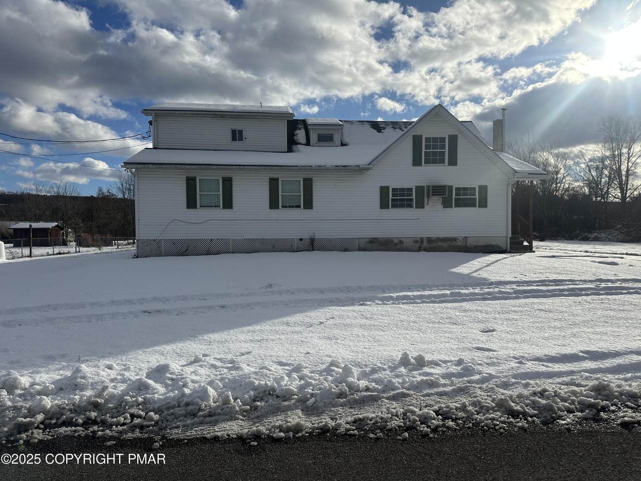 124 Greenview Drive - Photo 1