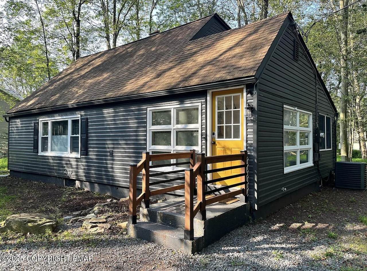 452 Stillwater Drive - Photo 1