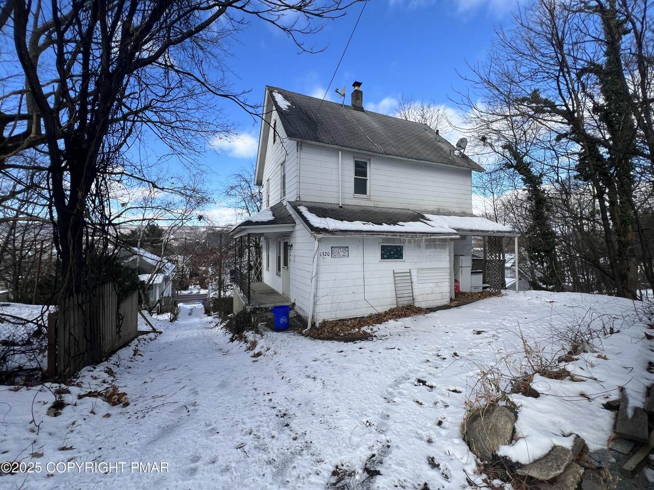 1320 Wyoming Avenue - Photo 1