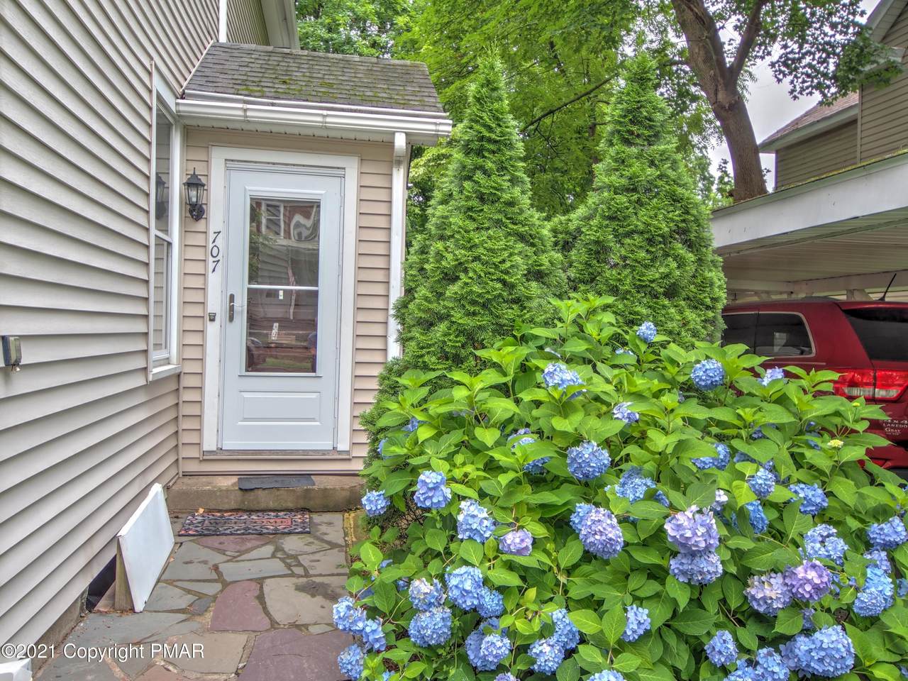 707 Scott Street - Photo 1