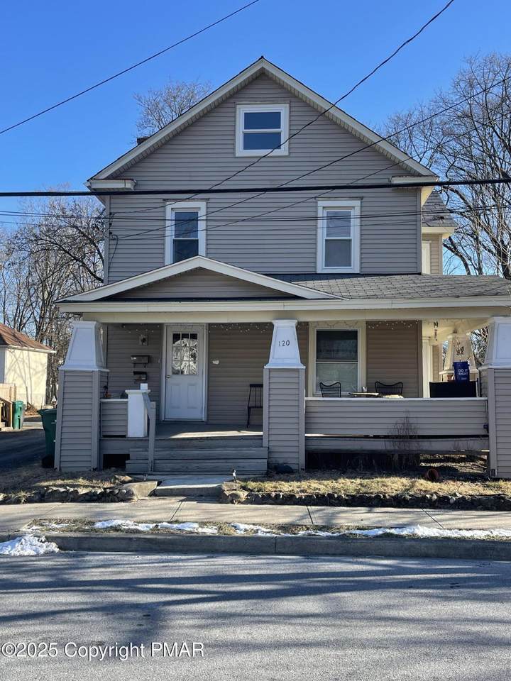 120 Elizabeth Street - Photo 1