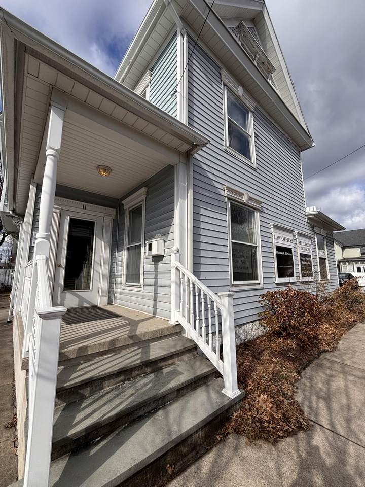 11 8th Street - Photo 1