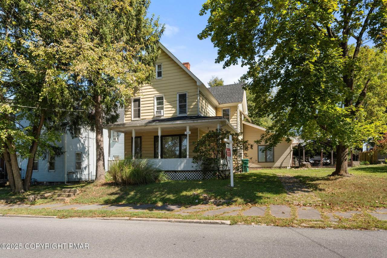 204 Lackawanna Avenue - Photo 1
