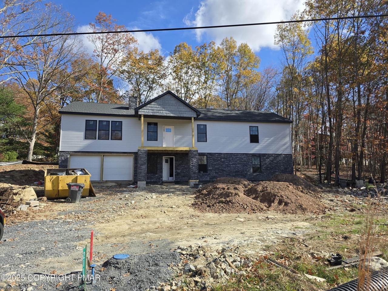 211 Brentwood Drive - Photo 1