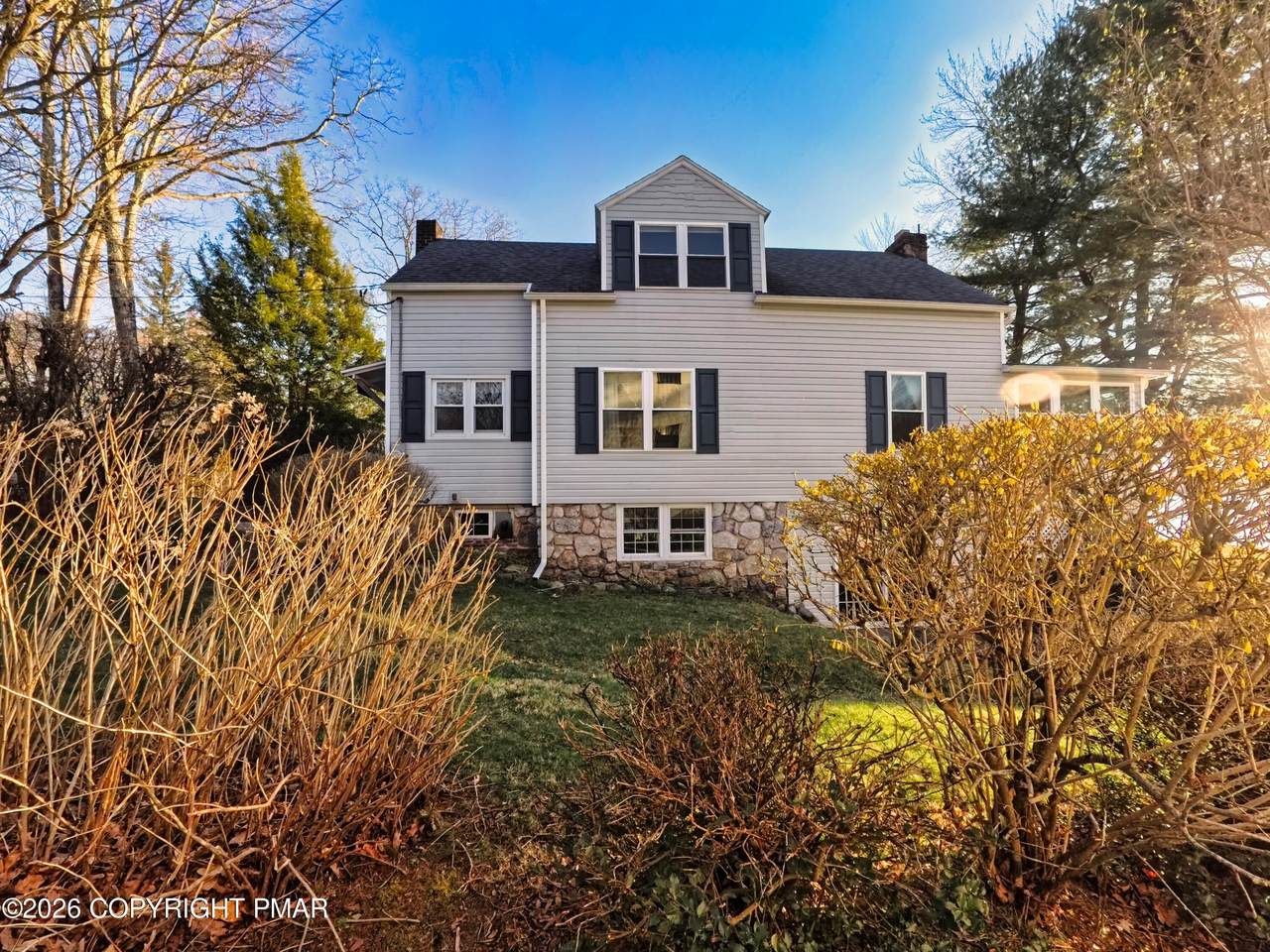 1101 Lakeview Drive - Photo 1