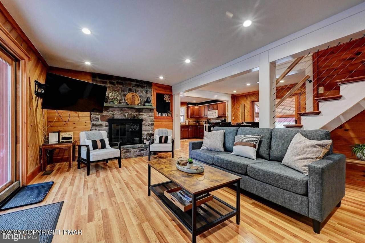 https://bt-photos.global.ssl.fastly.net/pocono/1280_boomver_1_PM-140728-2.jpg