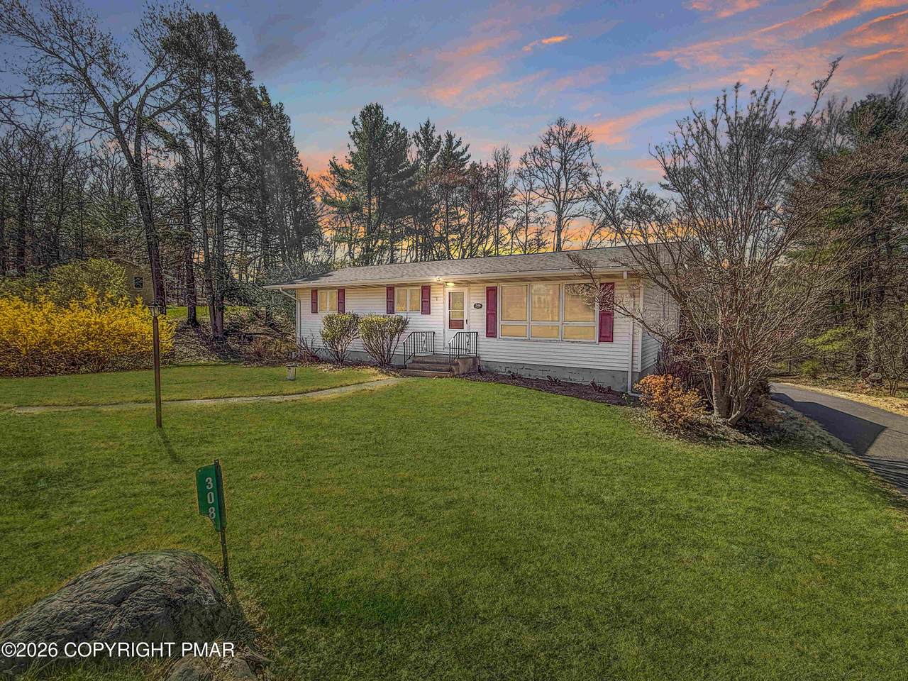 308 Hemlock Lane - Photo 1