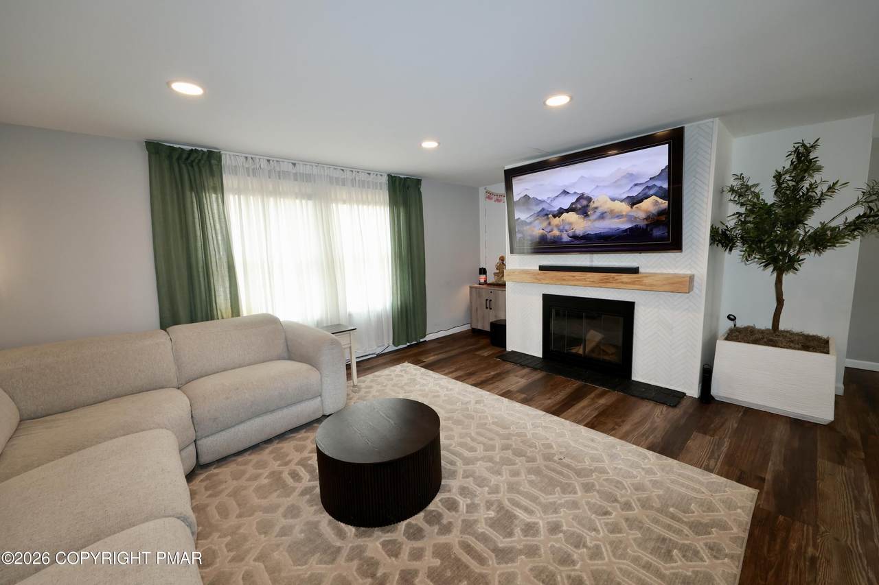 https://bt-photos.global.ssl.fastly.net/pocono/1280_boomver_1_PM-140760-2.jpg