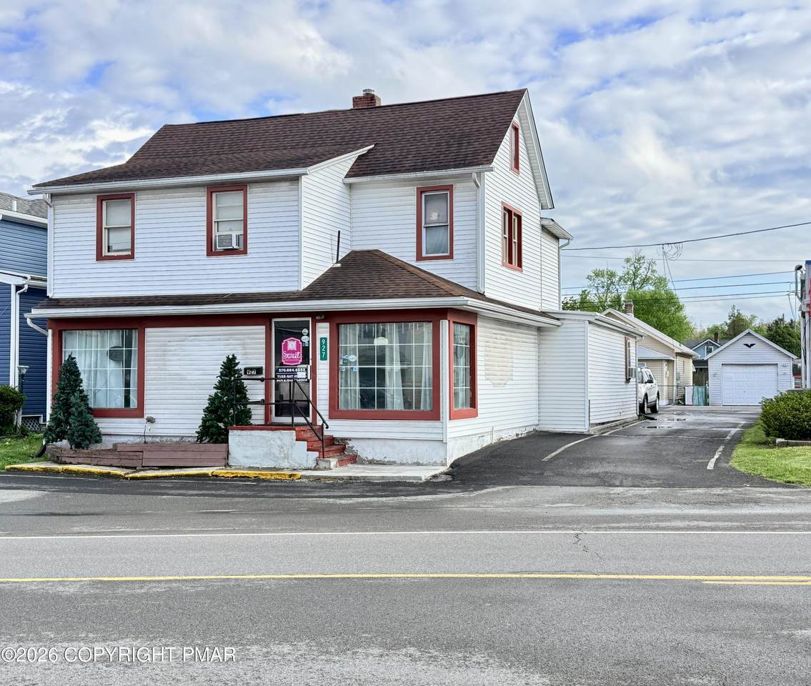 927 9th Street - Photo 1