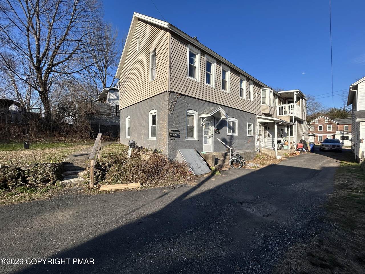 437 Courtland Street - Photo 1